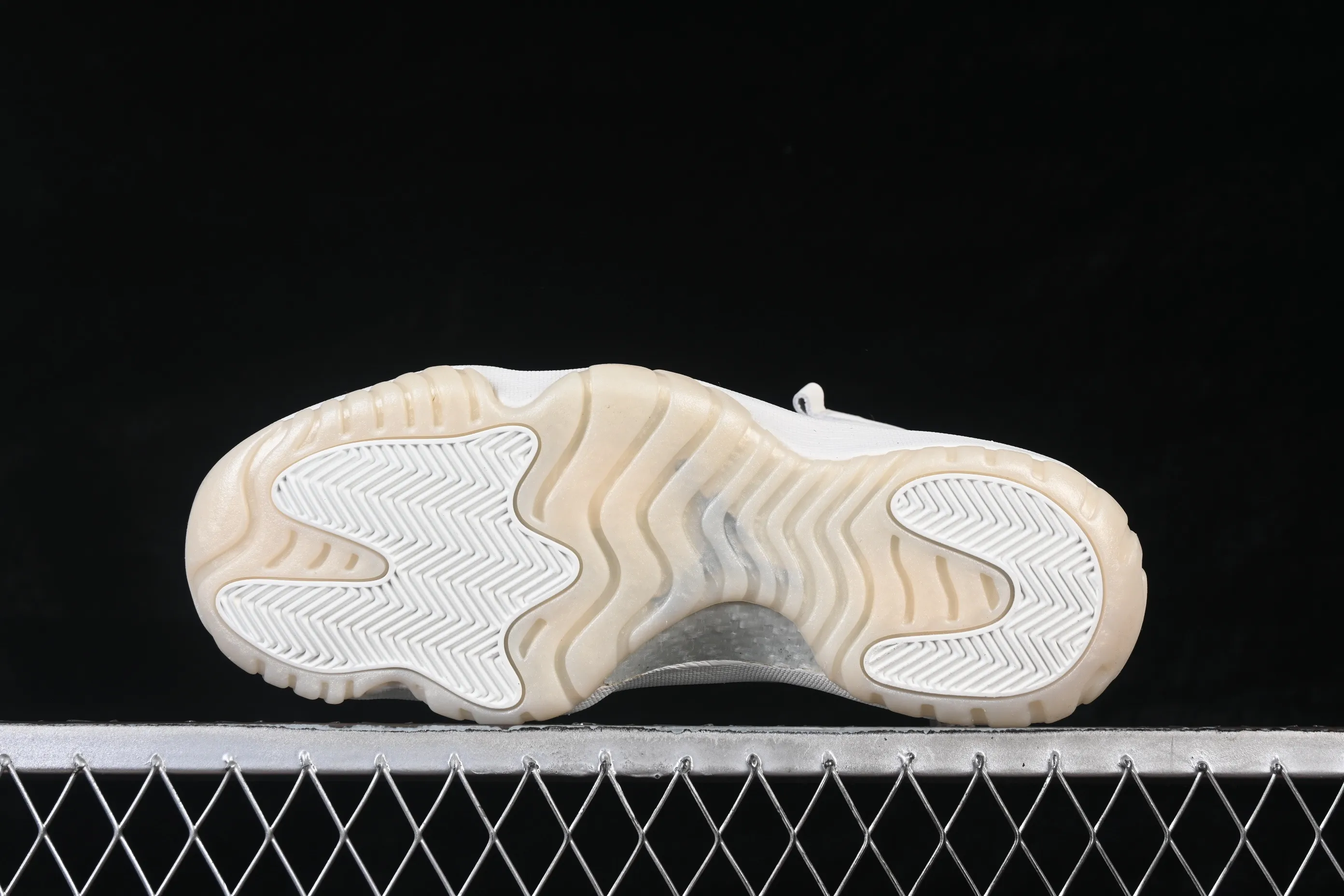 All categories Air Jordan Jordan series basketball shoes Air Jordan 11 F version Air Jordan 11 Retro "Pearl" AJ11 Joe 11 Pearl White AR0715-110